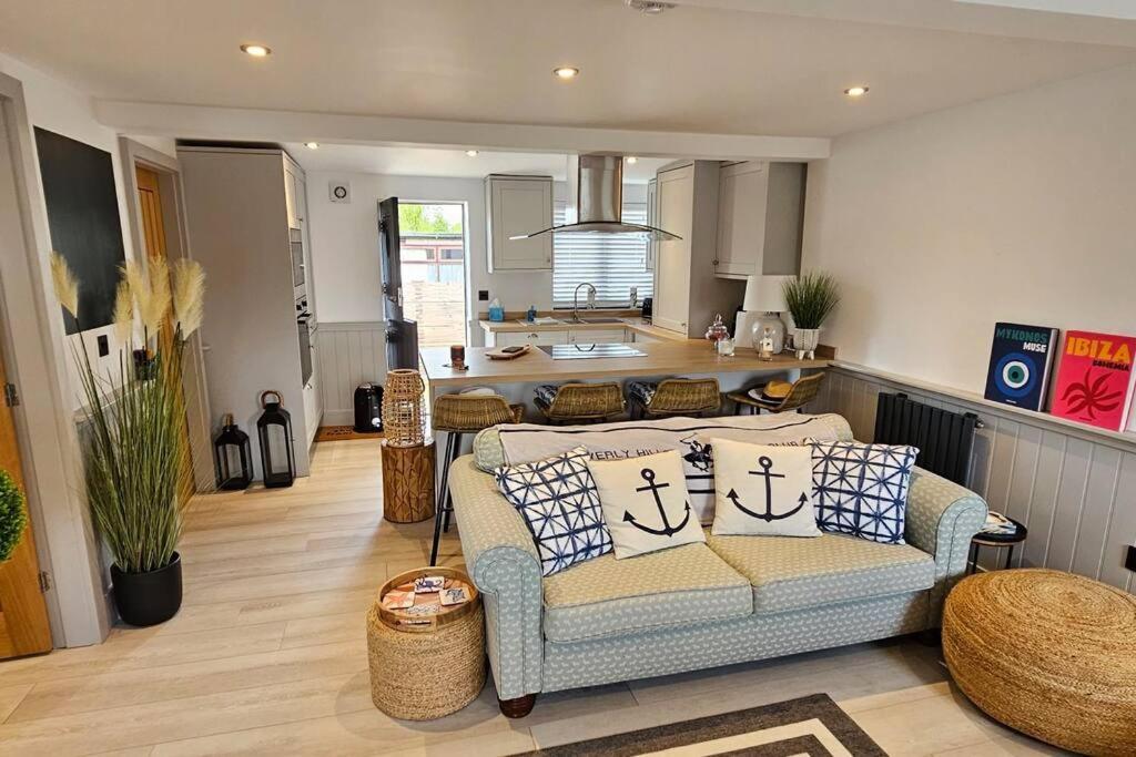Humberston Boathouse Lodge & Hot Tub - Cleethorpes Beach Cabin Chalet מראה חיצוני תמונה