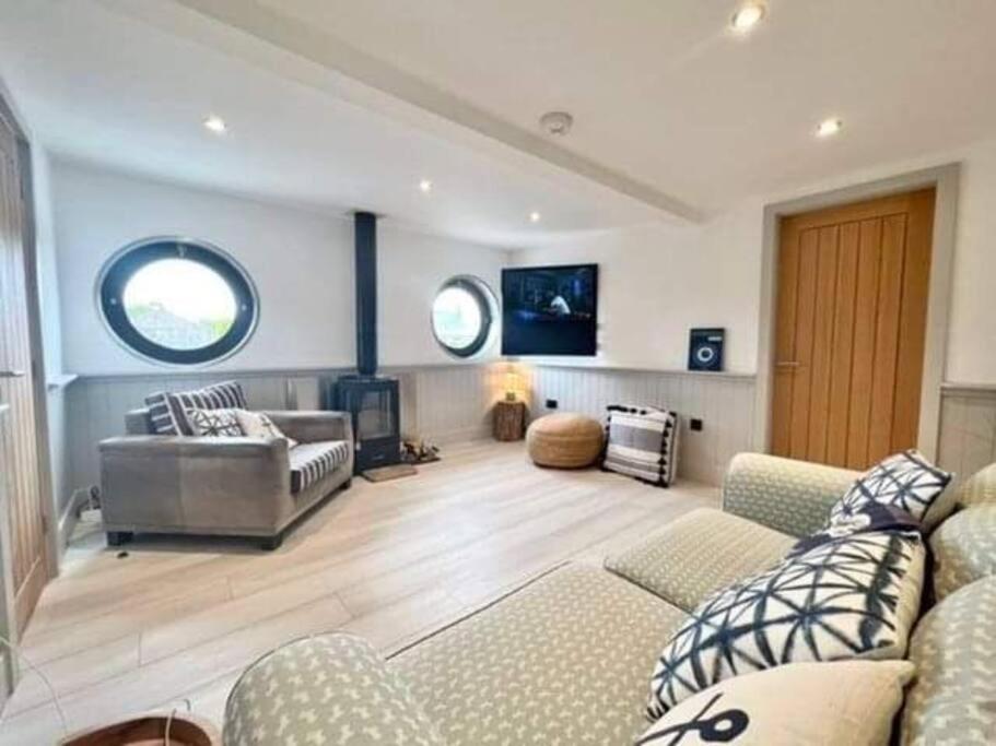 Humberston Boathouse Lodge & Hot Tub - Cleethorpes Beach Cabin Chalet מראה חיצוני תמונה
