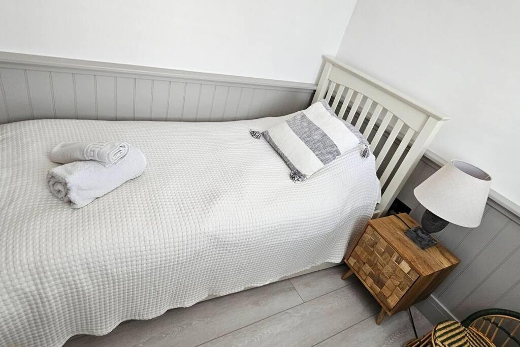 Humberston Boathouse Lodge & Hot Tub - Cleethorpes Beach Cabin Chalet מראה חיצוני תמונה
