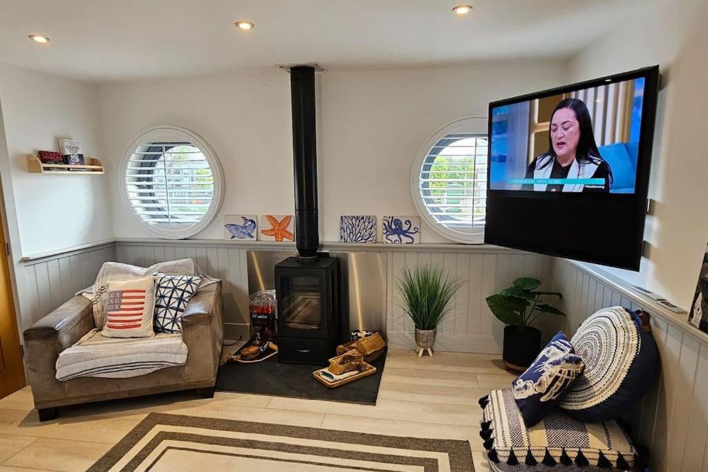 Humberston Boathouse Lodge & Hot Tub - Cleethorpes Beach Cabin Chalet מראה חיצוני תמונה