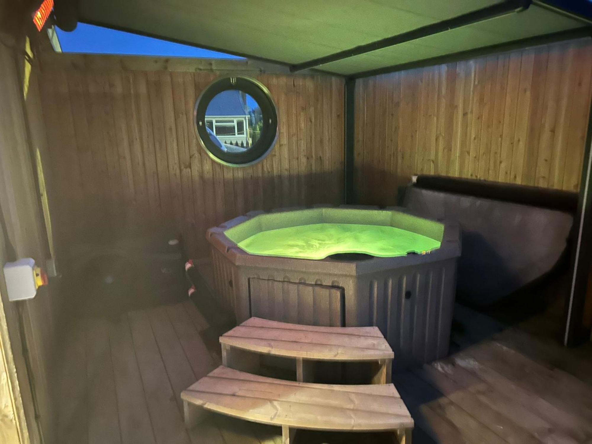 Humberston Boathouse Lodge & Hot Tub - Cleethorpes Beach Cabin Chalet מראה חיצוני תמונה